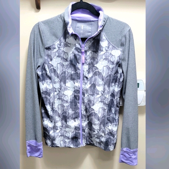 Sweater - Picture 1 of 1